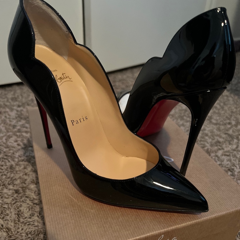 Christian Louboutin Hot chick pumps